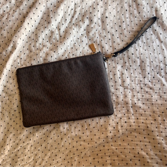 Michel Kors Wristlet - Picture 2 of 3